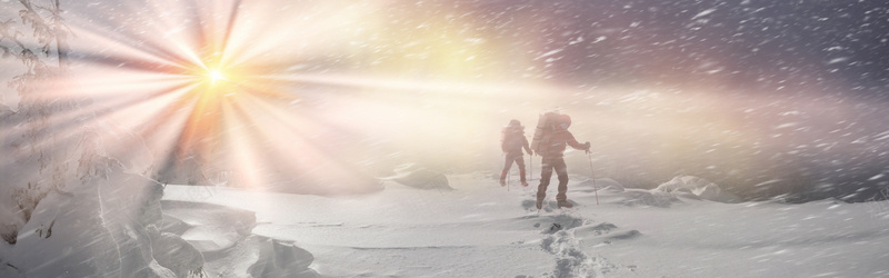 风雪探险背景摄影图片
