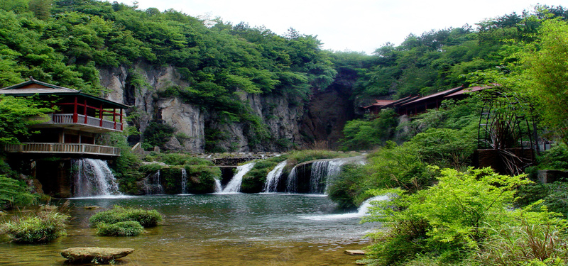 森林中的小溪和瀑布jpg_88icon https://88icon.com 亭子 摄影 树林 森林 植物 河水 河流 海报banner 瀑布 风景