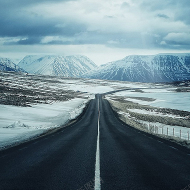 雪山马路主图背景摄影图片