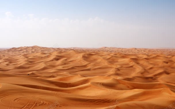 荒芜金色沙漠皑皑背景