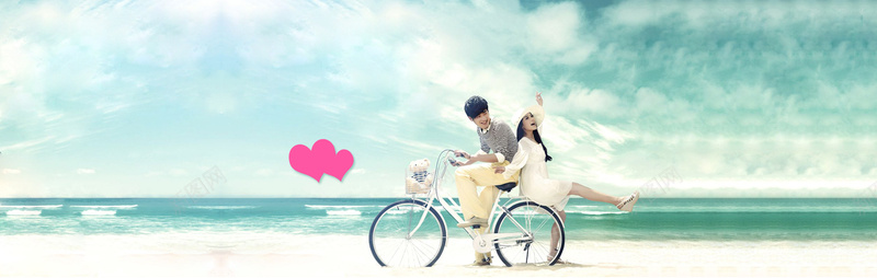 浪漫海边情侣骑单车背景
