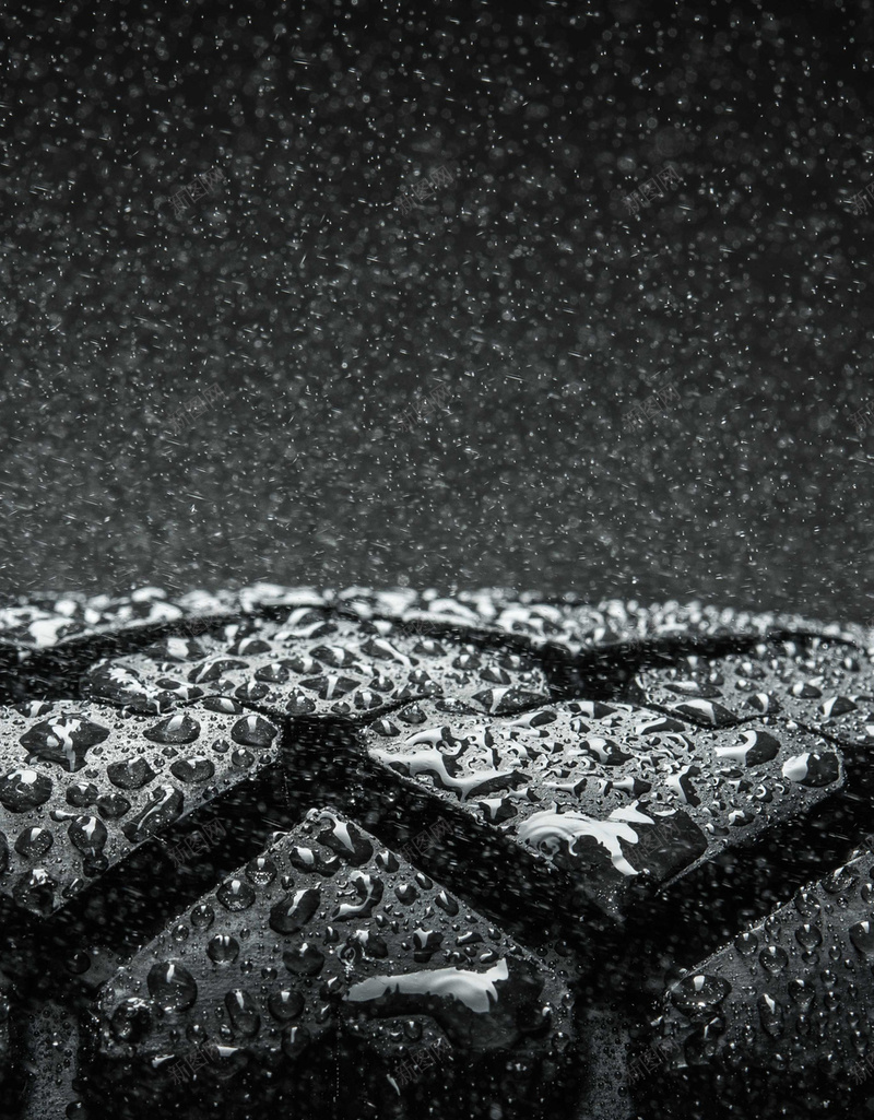 雨中美景H5背景jpg设计背景_88icon https://88icon.com H5 h5 心形 水滴 纹理 质感 雕刻 黑色