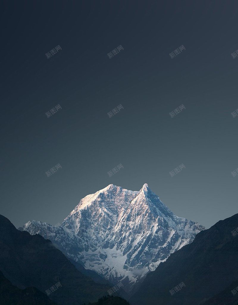 远处的山jpg设计背景_88icon https://88icon.com 大气 宏伟 渐变 雪山 高山