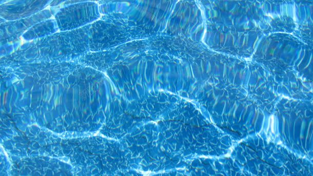 水波潋滟的蓝色水面背景