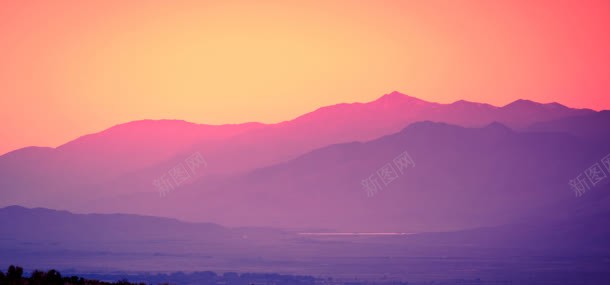 夕阳山峰背景背景