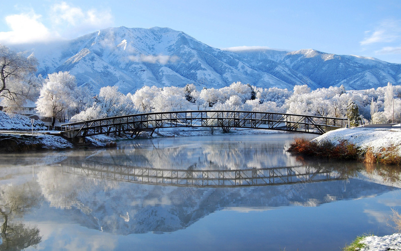 冰天雪地海报广告背景jpg设计背景_88icon https://88icon.com 冰天雪地 小桥 湖水 蓝天 高山