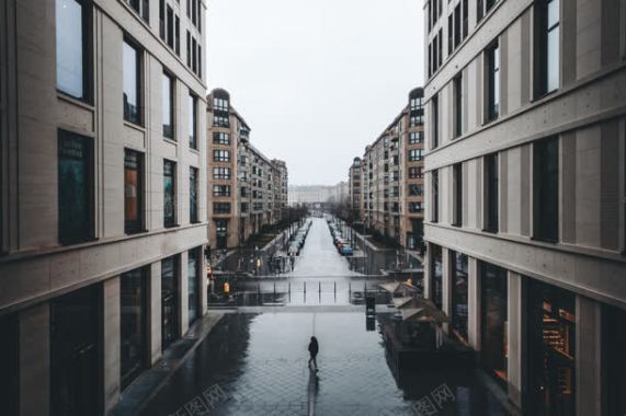 宁静的城市高楼街道背景