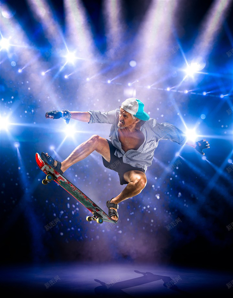 炫酷蓝色灯光下的滑板男人psd_88icon https://88icon.com 体育运动 城市建筑 城市街景 摄影 玩滑板 风景 黄昏