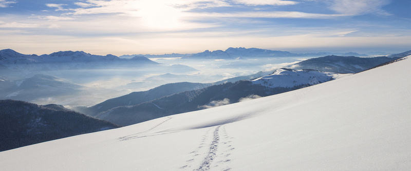 冬季雪山背景摄影图片