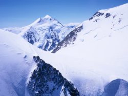 雪山之巅高芹摄影效果雪山之巅高清图片