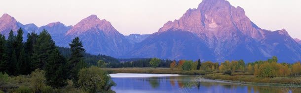 高山耸立背景