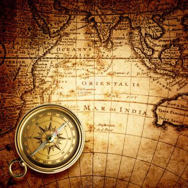 指南针与航海地图背景