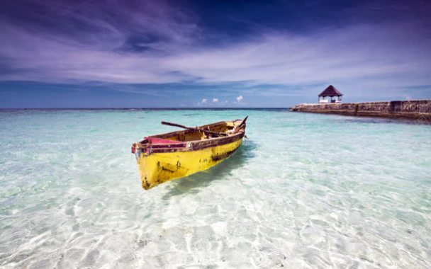 海水船舶海面房子背景