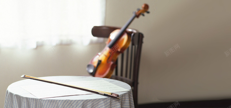 清新文艺乐器音乐小提琴家居窗台背景摄影图片