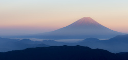 富士桃富士山高清图片