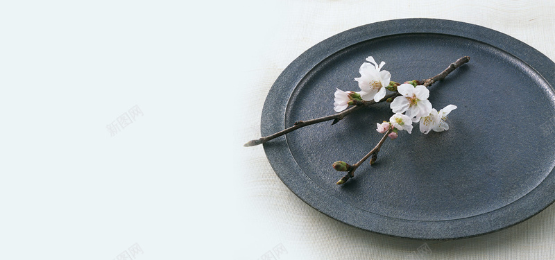 日系清新文艺餐具饮食文化樱花餐盘背景背景