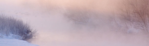 雪地雾气背景