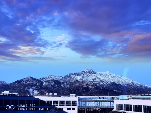 泰山冬日风景背景
