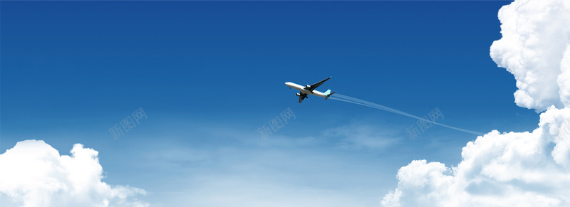 天空飞翔的飞机背景摄影图片
