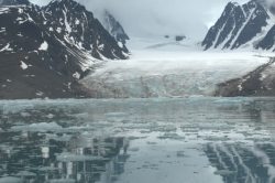 雪水清新雪山冰山雪水高清图片