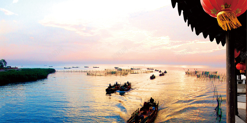 海上的渔民背景psd_88icon https://88icon.com 云彩 大海 平淡 摄影 海报 背景 船 阳光 风景 鼓楼