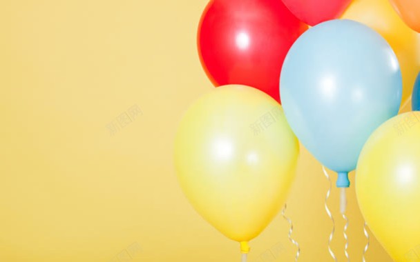 彩色气球浪漫壁纸背景