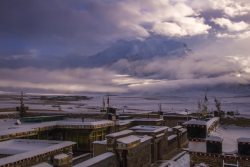 白雪屋顶冬日屋顶建筑白雪高清图片