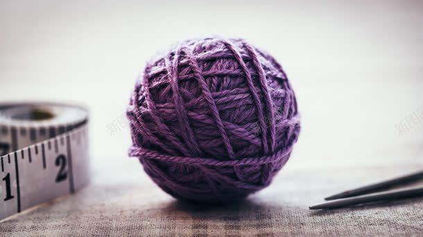 紫色毛线球壁纸jpg设计背景_88icon https://88icon.com 壁纸 彩色毛球 毛线 紫色