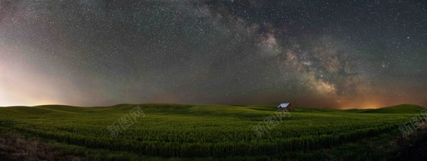 绿色草原一望无际背景