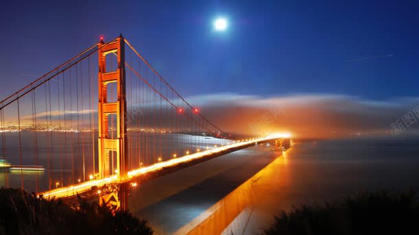蓝天月光大桥路灯背景
