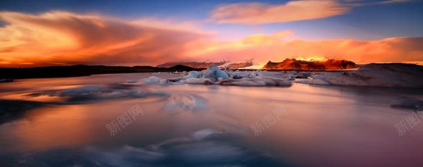 日落下的湖面山峰海报背景jpg设计背景_88icon https://88icon.com 山峰 日落 海报 湖面 背景