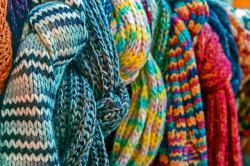 毛纺织品面料背景彩色羊毛围巾摄影高清图片