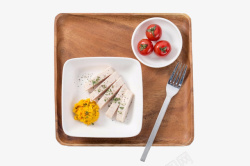 白色的叉子实物鸡胸肉料理盘子高清图片
