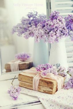 紫色浪漫唯美花朵背景
