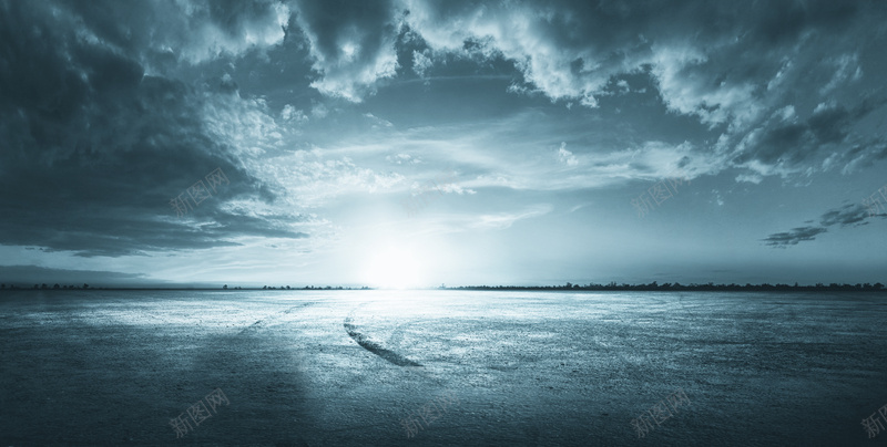 灰色阴暗海报背景psd设计背景_88icon https://88icon.com 云层 光线 大海 太阳 海报 海报背景 灰色 背景 阴暗