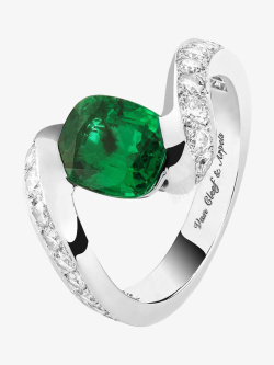 产品实物单颗绿宝石碎钻钮壁戒指素材