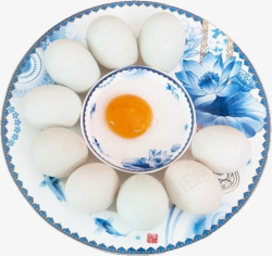 蓝色青花瓷盘装土鸭蛋蛋黄素材