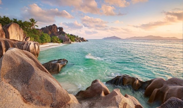 夏天夏季海滩酷夏大图极行者夏天夏季海滩酷夏背景