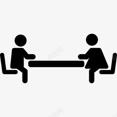 一个桌子兄妹俩一个一个地坐在一张桌子上等着吃午饭人们家人的偶像图标图标