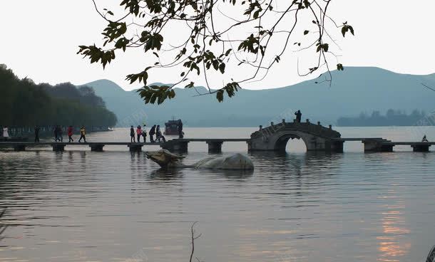 西湖桥边png免抠素材_88icon https://88icon.com 旅游 杭州 西湖 风景