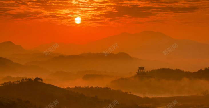 夕阳西下火烧云背景