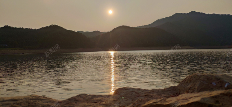 湖边夕阳风景手机摄像jpg设计背景_88icon https://88icon.com 夕阳 拍摄 湖 风景