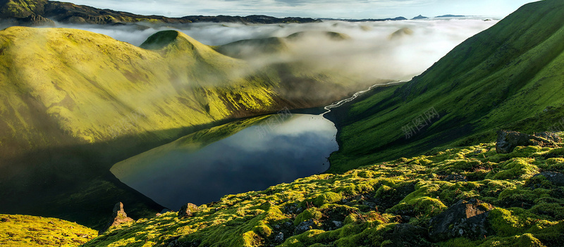 湖泊山峰背景背景