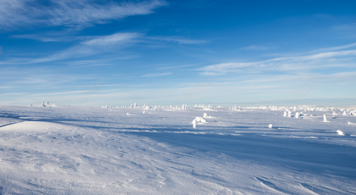 冰天雪地蓝天背景