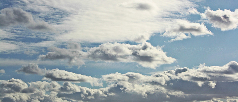 天空云朵海报背景背景