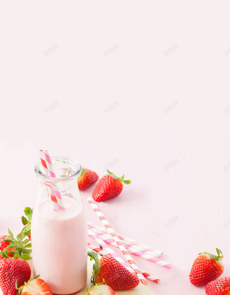 草莓榨汁小清新果汁psd设计背景_88icon https://88icon.com 鲜榨果汁 小清新 果汁 橙汁 草莓 橘汁 鲜果 鲜橙 新鲜果汁 夏日果汁 冰爽果汁 饮料 果饮 冷饮 平面设计 分层文件 PSD源文件 150PPI
