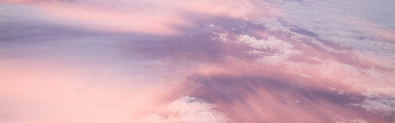 雪山自然风光渐变紫色背景背景