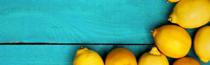 新鲜柠檬摄影背景jpg设计背景_88icon https://88icon.com 水果 背景 黄色 柠檬 蓝色 木质 海报banner 摄影 风景