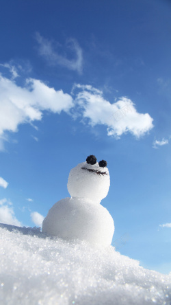 雪梨膏实拍蓝天天空雪景手机端H5背景高清图片