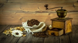 咖啡豆研磨简约咖啡豆大气广告高清图片